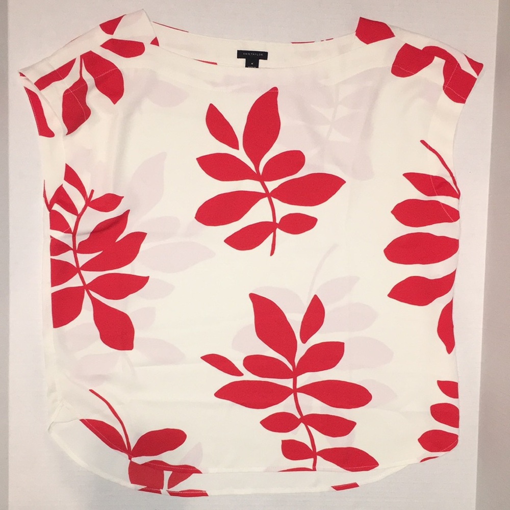 Ann Taylor Red & White Leaf Print Blouse – Size M